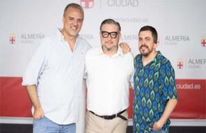 Cine de verano presentado con el mejor humor almeriense con «Doble Comedy» en las Almadrabillas y Plaza del Mar de El Toyo Cine de verano presentado con el mejor humor almeriense con "Doble Comedy" en las Almadrabillas y Plaza del Mar de El Toyo