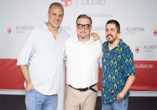 Cine de verano presentado con el mejor humor almeriense con «Doble Comedy» en las Almadrabillas y Plaza del Mar de El Toyo Cine de verano presentado con el mejor humor almeriense con "Doble Comedy" en las Almadrabillas y Plaza del Mar de El Toyo
