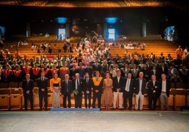 El acto de clausura y la entrega de becas al alumnado de Campomar se llevó a cabo en el Teatro Auditorio de Roquetas de Mar El acto de clausura y la entrega de becas al alumnado de Campomar se llevó a cabo en el Teatro Auditorio de Roquetas de Mar