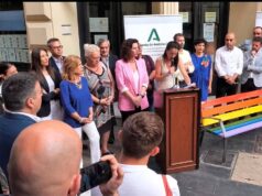 En el Día Internacional del Orgullo, el Ayuntamiento, la Junta y la Diputación se unen a los colectivos LGTBI para exigir una Almería «libre y sin etiquetas En el Día Internacional del Orgullo, el Ayuntamiento, la Junta y la Diputación se unen a los colectivos LGTBI para exigir una Almería "libre y sin etiquetas"
