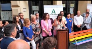 En el Día Internacional del Orgullo, el Ayuntamiento, la Junta y la Diputación se unen a los colectivos LGTBI para exigir una Almería «libre y sin etiquetas En el Día Internacional del Orgullo, el Ayuntamiento, la Junta y la Diputación se unen a los colectivos LGTBI para exigir una Almería "libre y sin etiquetas"