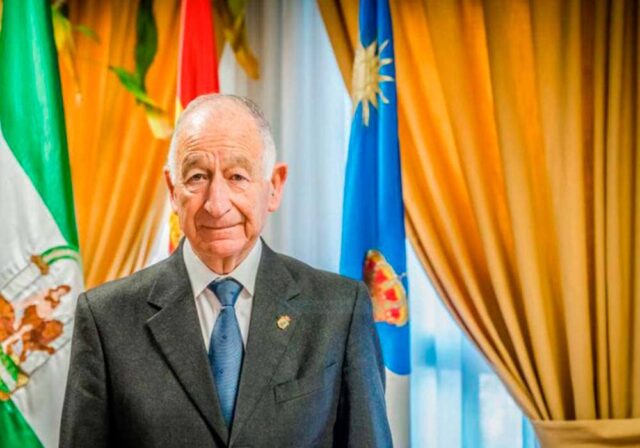 Gabriel Amat presenta su nuevo equipo de Gobierno en el Ayuntamiento de Roquetas para el mandato 2023-2027 Gabriel Amat presenta su nuevo equipo de Gobierno en el Ayuntamiento de Roquetas para el mandato 2023-2027