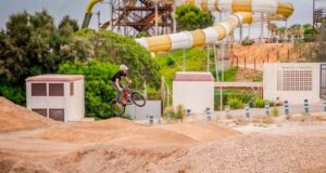 Continuan las obras del futuro pumptrack de Roquetas, junto al Acuario Continuan las obras del futuro pumptrack de Roquetas, junto al Acuario