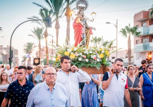 Del 5 al 9 de julio, las Marinas de Roquetas de Mar celebra sus fiestas en honor a la Virgen del Mar Del 5 al 9 de julio, las Marinas de Roquetas de Mar celebra sus fiestas en honor a la Virgen del Mar