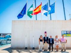 El puerto de Roquetas de Mar recibe la bandera azul como reconocimiento a la alta calidad de sus instalaciones El puerto de Roquetas de Mar recibe la bandera azul como reconocimiento a la alta calidad de sus instalaciones