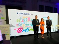Los XII Premios Turismo de La Razón otorgan el galardón al Mejor Destino de Costa al Ayuntamiento de Roquetas Los XII Premios Turismo de La Razón otorgan el galardón al Mejor Destino de Costa al Ayuntamiento de Roquetas