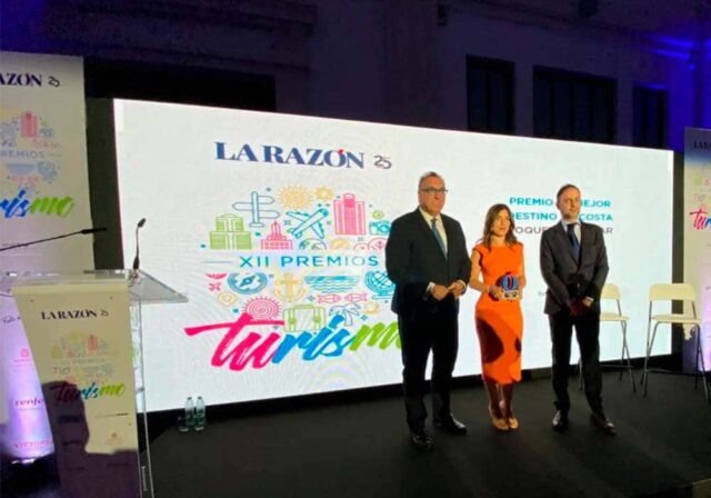 Los XII Premios Turismo de La Razón otorgan el galardón al Mejor Destino de Costa al Ayuntamiento de Roquetas Los XII Premios Turismo de La Razón otorgan el galardón al Mejor Destino de Costa al Ayuntamiento de Roquetas