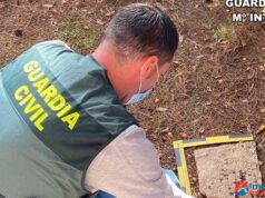 Dos individuos son arrestados por la Guardia Civil después de atacar violentamente a un hombre en Adra con el fin de robarle el dinero que había recaudado en su negocio