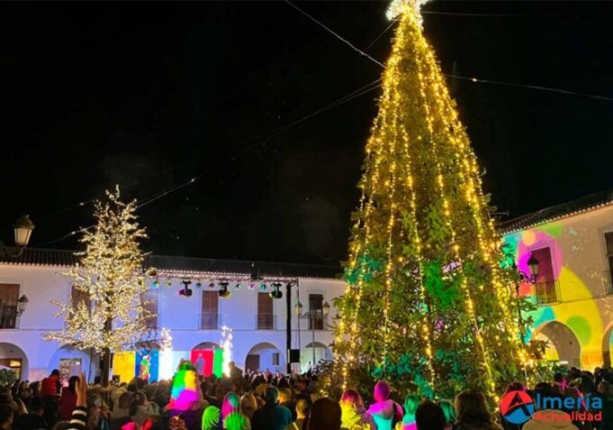 El musical «Magical» marcó el inicio oficial de la Navidad de Berja