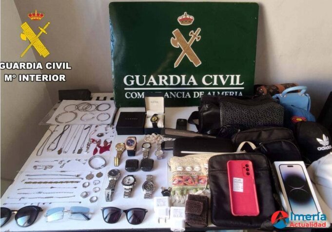 El responsable de 15 robos en hogares en Roquetas de Mar y Aguadulce arrestado por la Guardia Civil