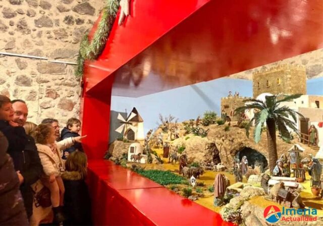 Este año, la Navidad en Carboneras tendrá talleres infantiles navideños, encendido de luces, apertura del Belén Municipal y un taller de recetas para hacer un roscón de reyes