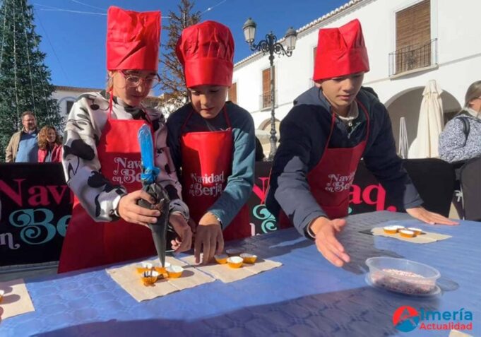La programación de Navidad comienza en Berja con un taller de bombones de chocolate