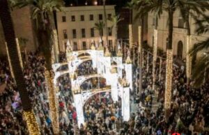 La programación de Navidad de Almería comienza con un teatro aéreo, luces accesibles y propuestas para toda la familia