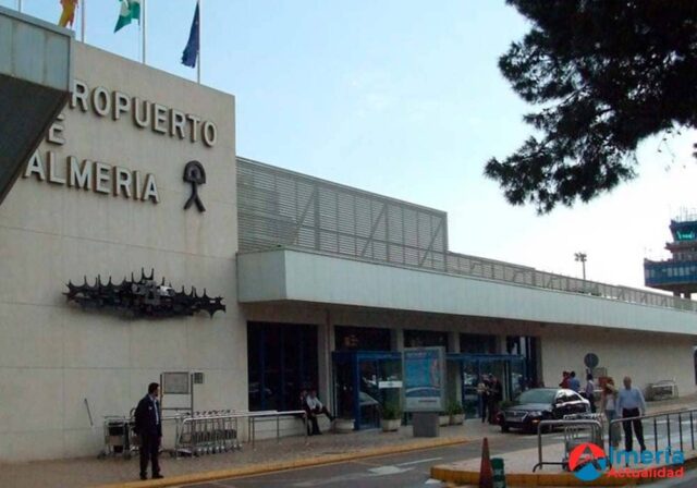 Los vuelos aéreos entre Almería y Sevilla se han cancelado esta mañana debido a la niebla