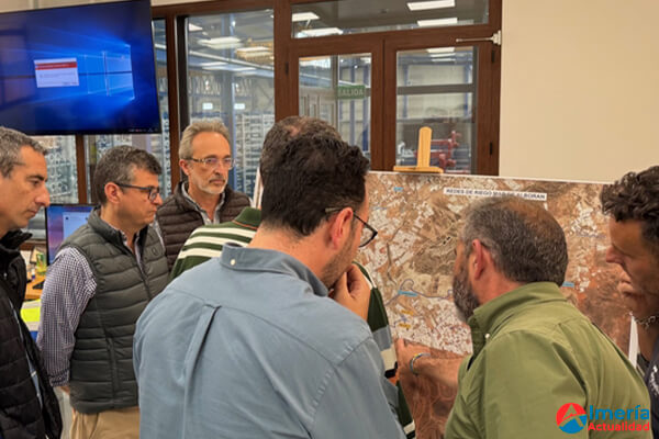 Alcalde de Níjar solicita al Gobierno detalles sobre el impacto en su municipio por la falla en la planta desalinizadora de Carboneras Tres titulares sobre la solicitud del alcalde de Níjar "El alcalde de Níjar exige al Gobierno transparencia sobre cómo afectará a su municipio la avería en la desalinizadora de Carboneras