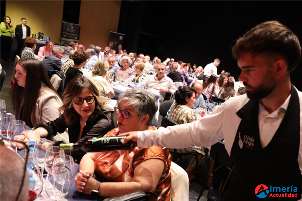 Cata de Vinos en el teatro auditorio con motivo de la Festividad en honor a San Marcos El Teatro Auditorio acoge una exclusiva cata de vinos como parte de los festejos de San Marcos
