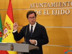 El alcalde de El Ejido pide al Ejecutivo la rectificación inmediata de la Orden de Módulos del BOE que excluye a los agricultores de El Ejido de las bonificaciones fiscales El alcalde de El Ejido exige al Gobierno rectificar la Orden de Módulos que discrimina fiscalmente a sus agricultores