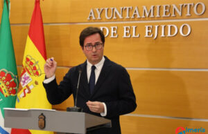 El alcalde de El Ejido pide al Ejecutivo la rectificación inmediata de la Orden de Módulos del BOE que excluye a los agricultores de El Ejido de las bonificaciones fiscales El alcalde de El Ejido exige al Gobierno rectificar la Orden de Módulos que discrimina fiscalmente a sus agricultores