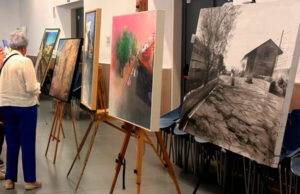 Huércal de Almería celebra este domingo la décimo cuarta edición del Concurso de Pintura al Aire Libre Tres titulares alternativos para el Concurso de Pintura "El arte toma las calles: Huércal de Almería celebra este domingo su XIV Concurso de Pintura al Aire Libre