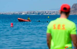 Playas de Almería Seguras en Semana Santa: Socorristas Activos de Jueves Santo a Domingo de Resurrección