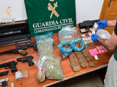 Roquetas de Mar: Arrestan a dos personas por posesión ilegal de armas, fraude eléctrico y delitos contra la salud pública riple delito en Roquetas de Mar: Detenidas dos personas por tenencia ilícita de armas, fraude eléctrico y atentado contra la salud pública