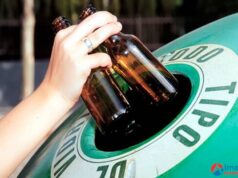 Vícar impulsa el reciclaje de vidrio con la colocación de 21 contenedores nuevos