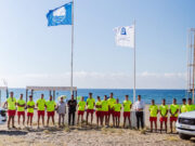 Banderas Azules ondearán nuevamente en Agua Amarga y San José Agua Amarga y San José reafirman su excelencia costera con la renovación de sus Banderas Azules.