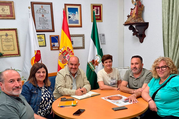 Celín realiza la clásica «Pailada» auspiciada por la Peña Culo Verde y el Ayuntamiento de Dalías Celín celebra su clásica 'Pailada'