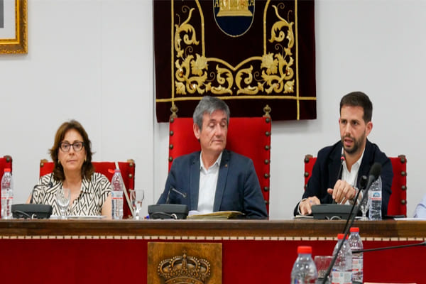 El Gobierno es instado por el Ayuntamiento de Adra a rebajar los Índices de Rendimiento Neto agrícola El Ayuntamiento de Adra exige al Gobierno la reducción de los Índices de Rendimiento Neto agrícola