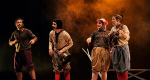 El teatro Apolo acogió un recorrido ágil por los reinados y obras emblemáticas de la época dorada con La loca historia del Siglo de Oro El teatro Apolo revive la época dorada española con 'La loca historia del Siglo de Oro