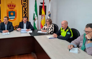 En La Mojonera, la Junta Local de Seguridad destaca la reducción de delitos y solicita aumentar la vigilancia en las fiestas patronales La Junta Local de Seguridad de La Mojonera celebra la bajada delictiva y reforzará la vigilancia en fiestas