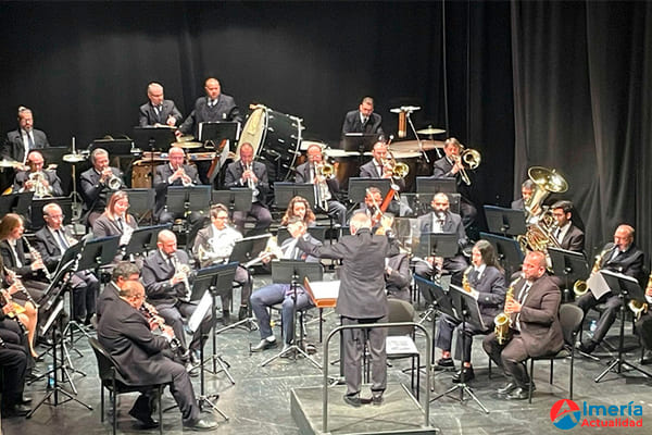 Este domingo, la Banda Municipal de Almería presentará un concierto matutino en el Teatro Apolo La Banda Municipal de Almería lleva sus melodías al Teatro Apolo este domingo