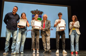 IES La Puebla y el Ayuntamiento de Vícar reconocen a Anastasia Dmytriv y Eligijus Krasnekovas con un homenaje oficial Vícar premia el esfuerzo: Anastasia Dmytriv y Eligijus Krasnekovas, ejemplo de superación para el IES La Puebla