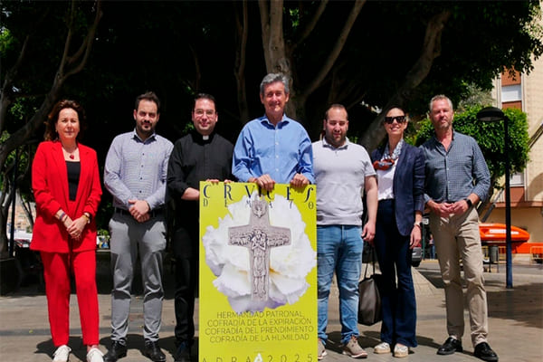 La Cruz de Mayo de las Hermandades de Adra se celebra en los Jardines del Puerto del 9 al 11 de mayo Los Jardines del Puerto acogen la Cruz de Mayo de las Hermandades de Adra este fin de semana
