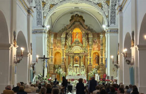 La Virgen del Saliente recorre las parroquias acogiendo el fervor de sus fieles La Virgen del Saliente visita las parroquias rodeada del fervor popular