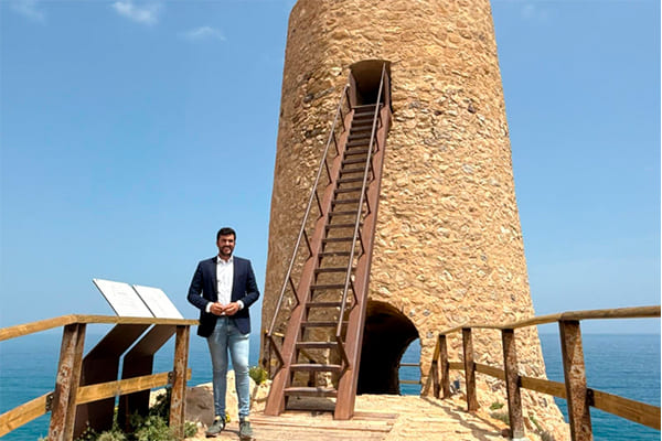 Mojácar concluye la restauración de la Torre del Pirulico, emblema histórico destacado Finaliza la restauración de la Torre del Pirulico, símbolo histórico de Mojácar